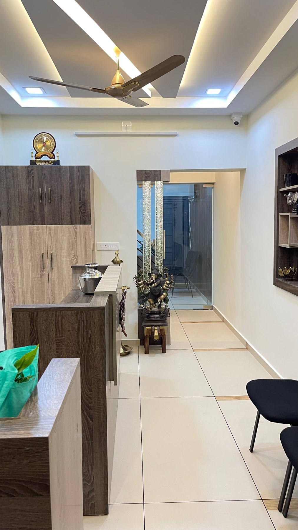 Consultation cabin at the Nath Associates office